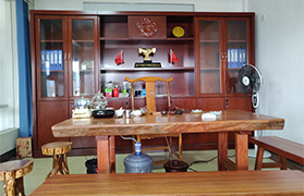 豪利777钢材有限公司恬静办公室