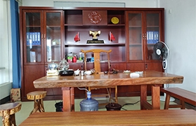 豪利777钢材有限公司恬静办公室